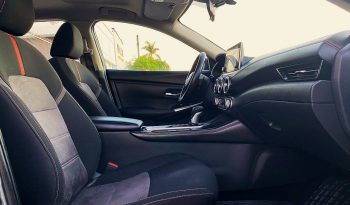 Nissan Sentra SR Bitono 2022 lleno