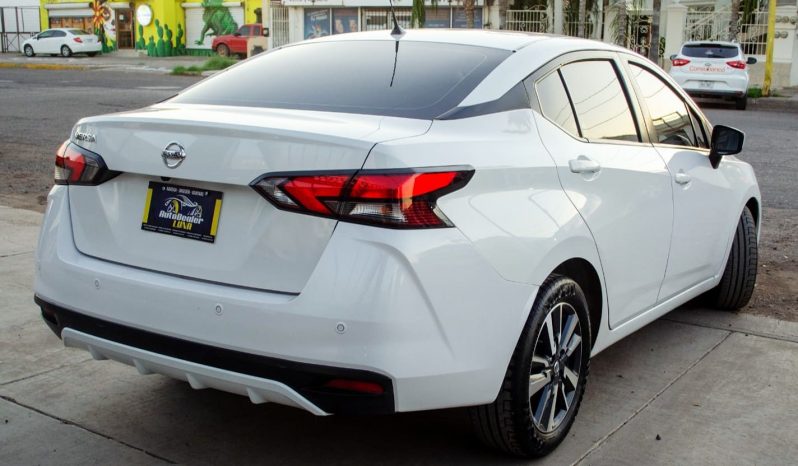 Nissan Versa Advance 2022 lleno