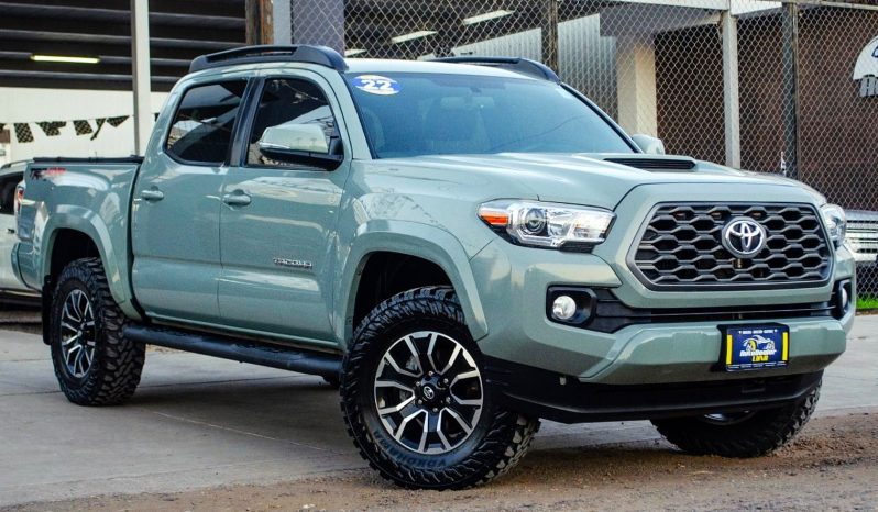 Toyota-Tacoma-Edicion-Especial-2022-Gris-1