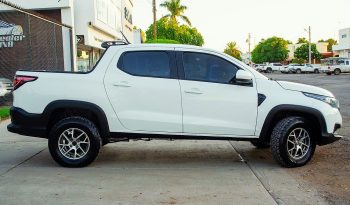 Dodge Ram 700 SLT Crew Cab 2022 lleno
