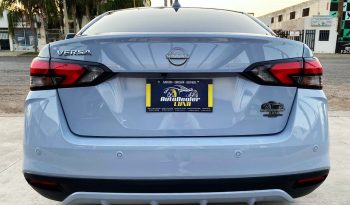 Nissan Versa Exclusive 2025 lleno