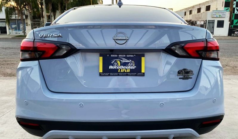 Nissan Versa Exclusive 2025 lleno