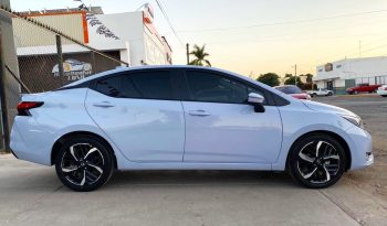 Nissan Versa Exclusive 2025 lleno