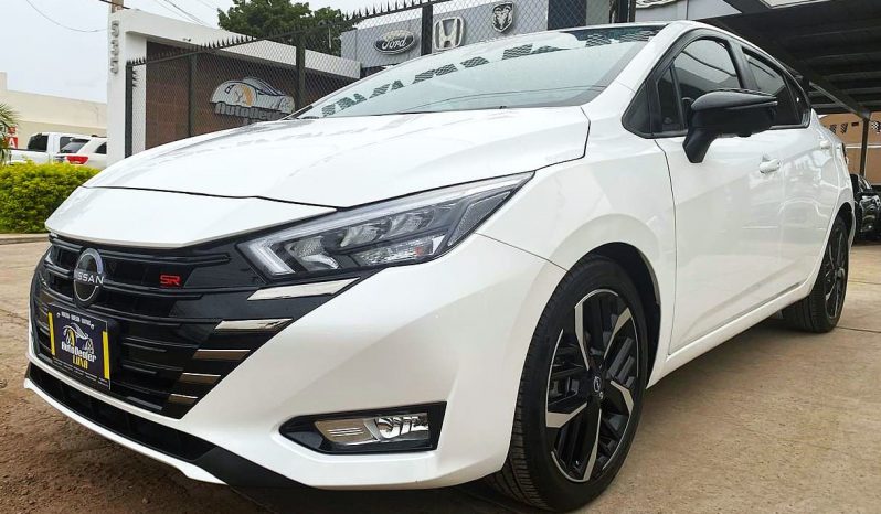 Nissan Versa SR 2024 lleno