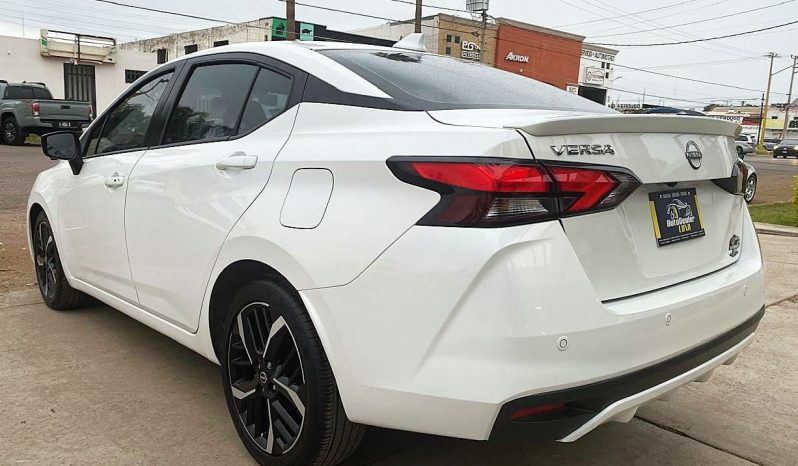 Nissan Versa SR 2024 lleno
