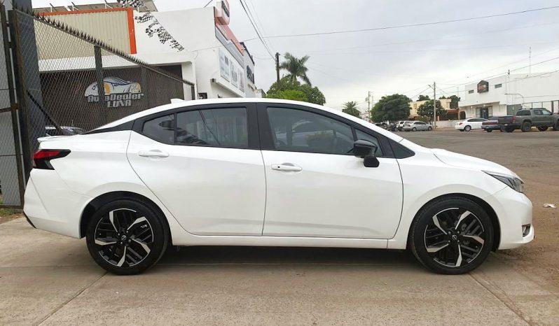 Nissan Versa SR 2024 lleno