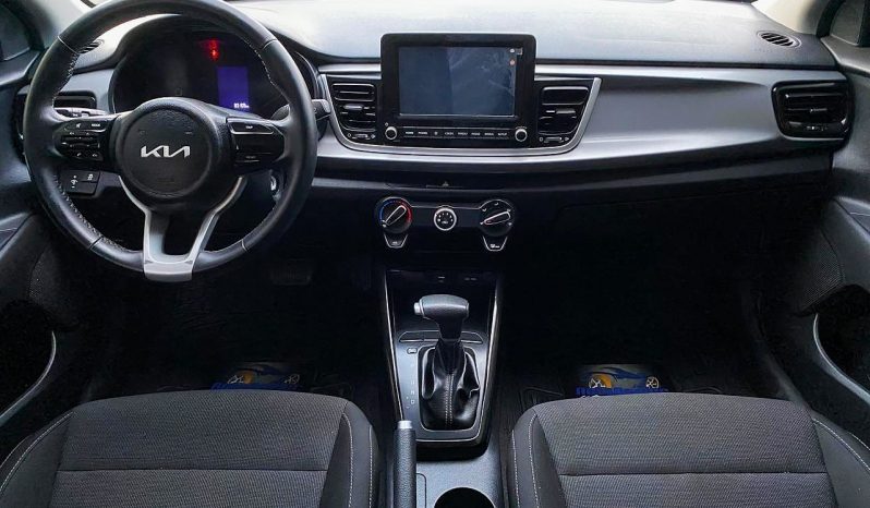 Kia Rio LX 2023 lleno