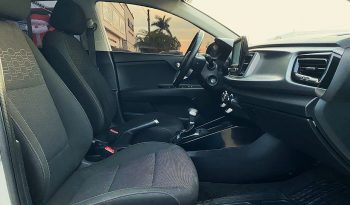 Kia Rio LX 2023 lleno