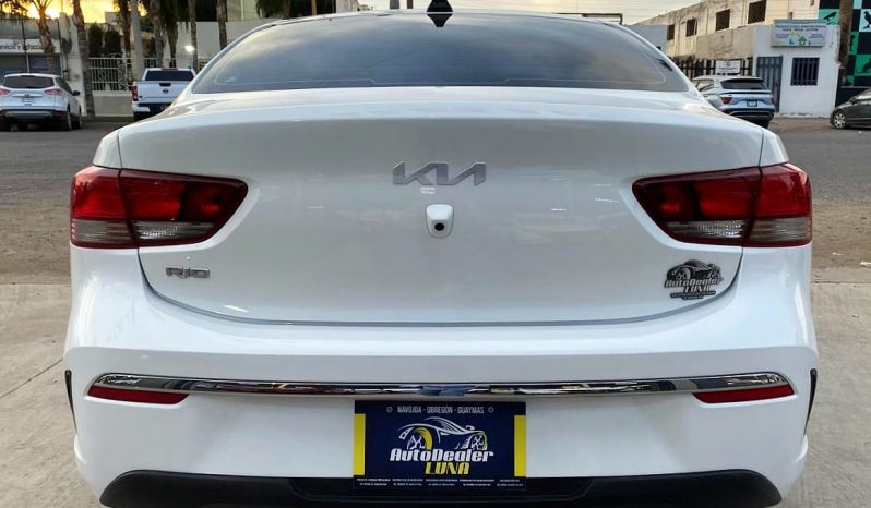 Kia Rio LX 2023 lleno