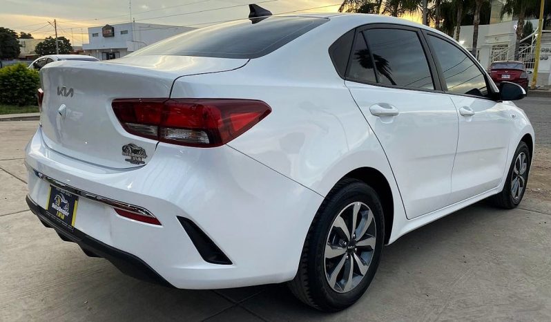 Kia Rio LX 2023 lleno