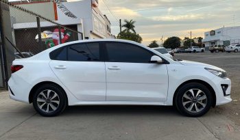 Kia Rio LX 2023 lleno