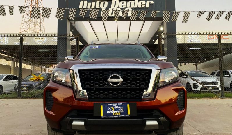 Nissan Frontier LE 2023 lleno