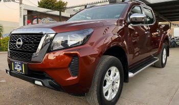 Nissan Frontier LE 2023 lleno