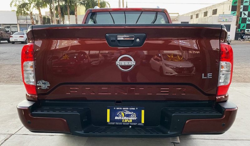Nissan Frontier LE 2023 lleno