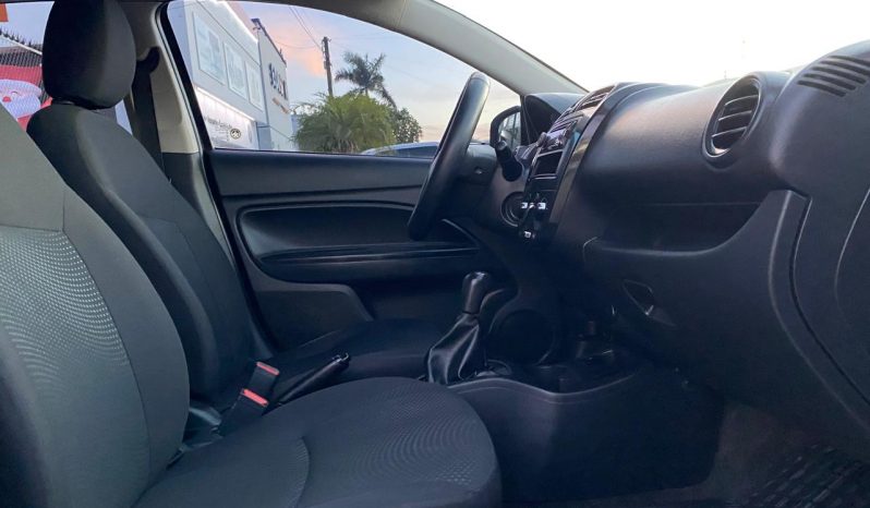 Dodge Attitude SE 2019 lleno