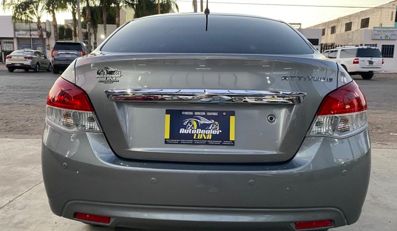 Dodge Attitude SE 2019 lleno