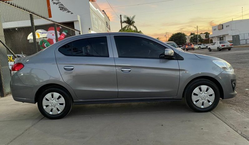 Dodge Attitude SE 2019 lleno