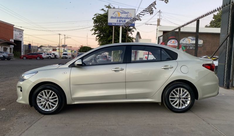 Kia Rio LX 2020 lleno
