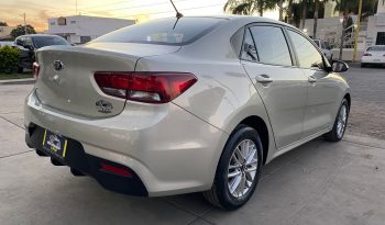Kia Rio LX 2020 lleno