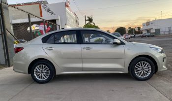 Kia Rio LX 2020 lleno