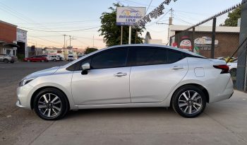 Nissan Versa Advance 2022 lleno