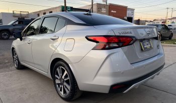 Nissan Versa Advance 2022 lleno