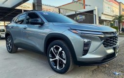 Chevrolet-Trax-RS-2025-Gris-1