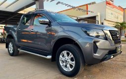 Nissan-Frontier-LE-Aut-2023-Gris-1