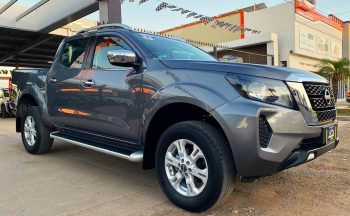 Nissan-Frontier-LE-Aut-2023-Gris-1