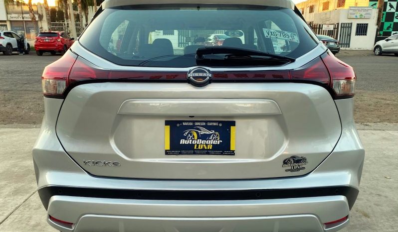 Nissan Kicks Advance 2023 lleno