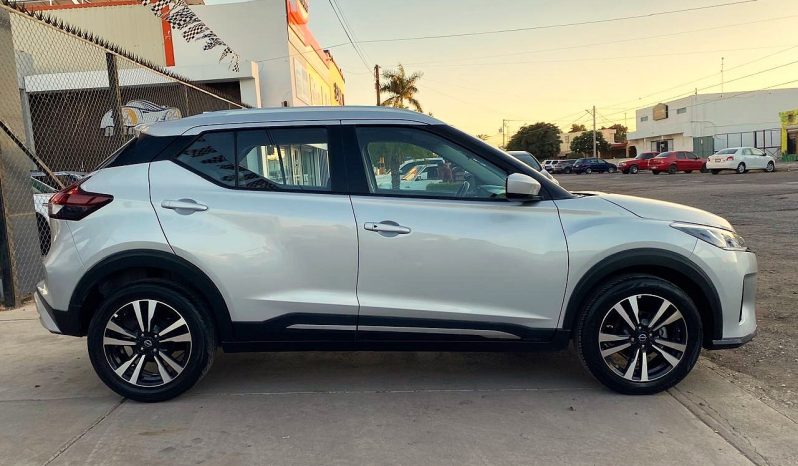 Nissan Kicks Advance 2023 lleno