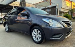Nissan-Versa-Sense-Aut-2019-Gris-1