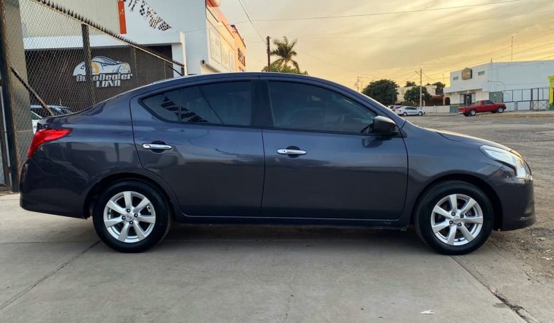 Nissan Versa Sense 2019 lleno