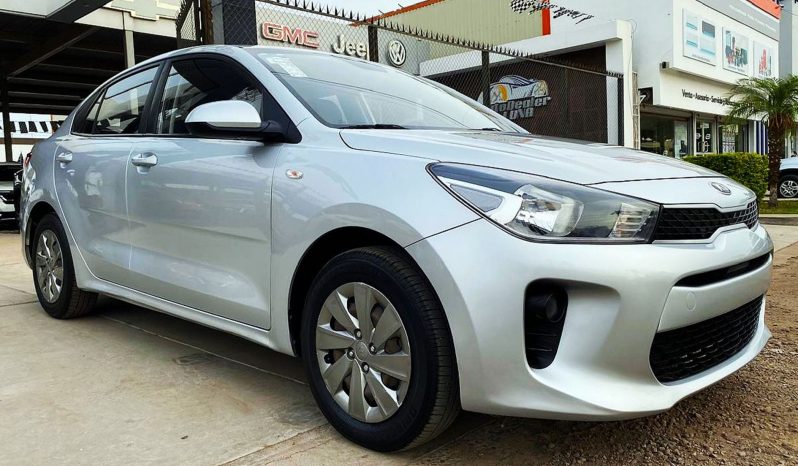 Kia-Rio-L-Std-2020-Plata-1