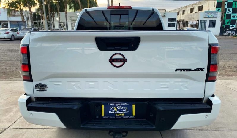 Nissan Frontier Pro-4x V6 2023 lleno