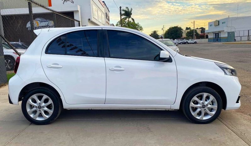 Nissan March Advance 2023 lleno