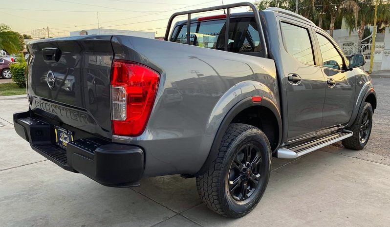 Nissan Frontier SE 2023 lleno