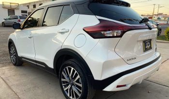 Nissan Kicks Platinum 2023 lleno