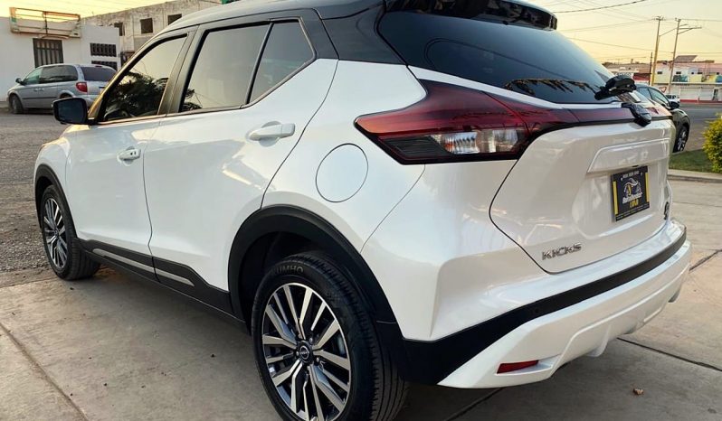 Nissan Kicks Platinum 2023 lleno