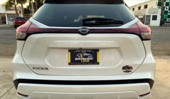 Nissan Kicks Platinum 2023 lleno