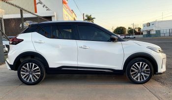 Nissan Kicks Platinum 2023 lleno