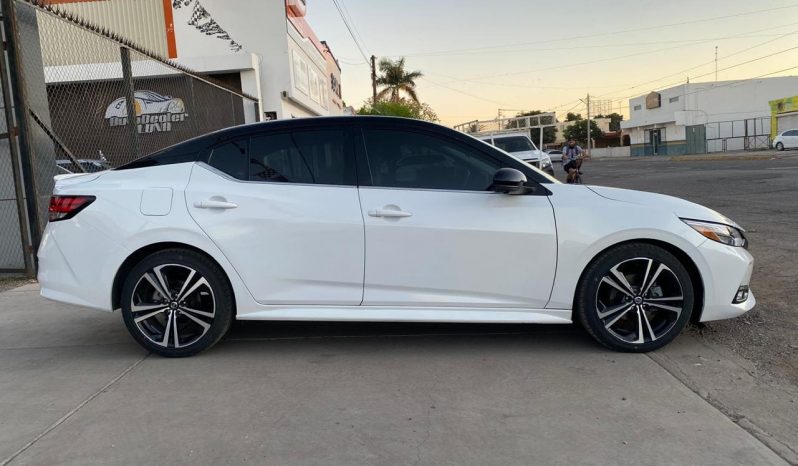 Nissan Sentra SR Bitono 2023 lleno