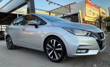 Nissan-Versa-Exclusive-2022-Plata-1