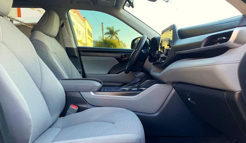 Toyota Highlander LE 2022 lleno