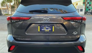 Toyota Highlander LE 2022 lleno