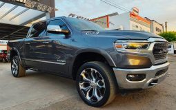Dodge-Ram-1500-Limited-2022-Gris-1