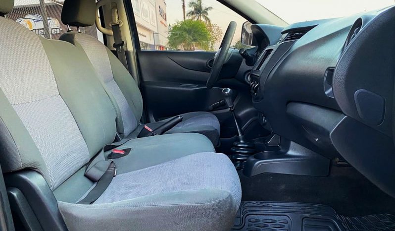 Nissan NP 300 SE 2018 lleno