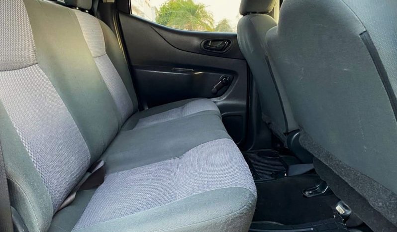 Nissan NP 300 SE 2018 lleno