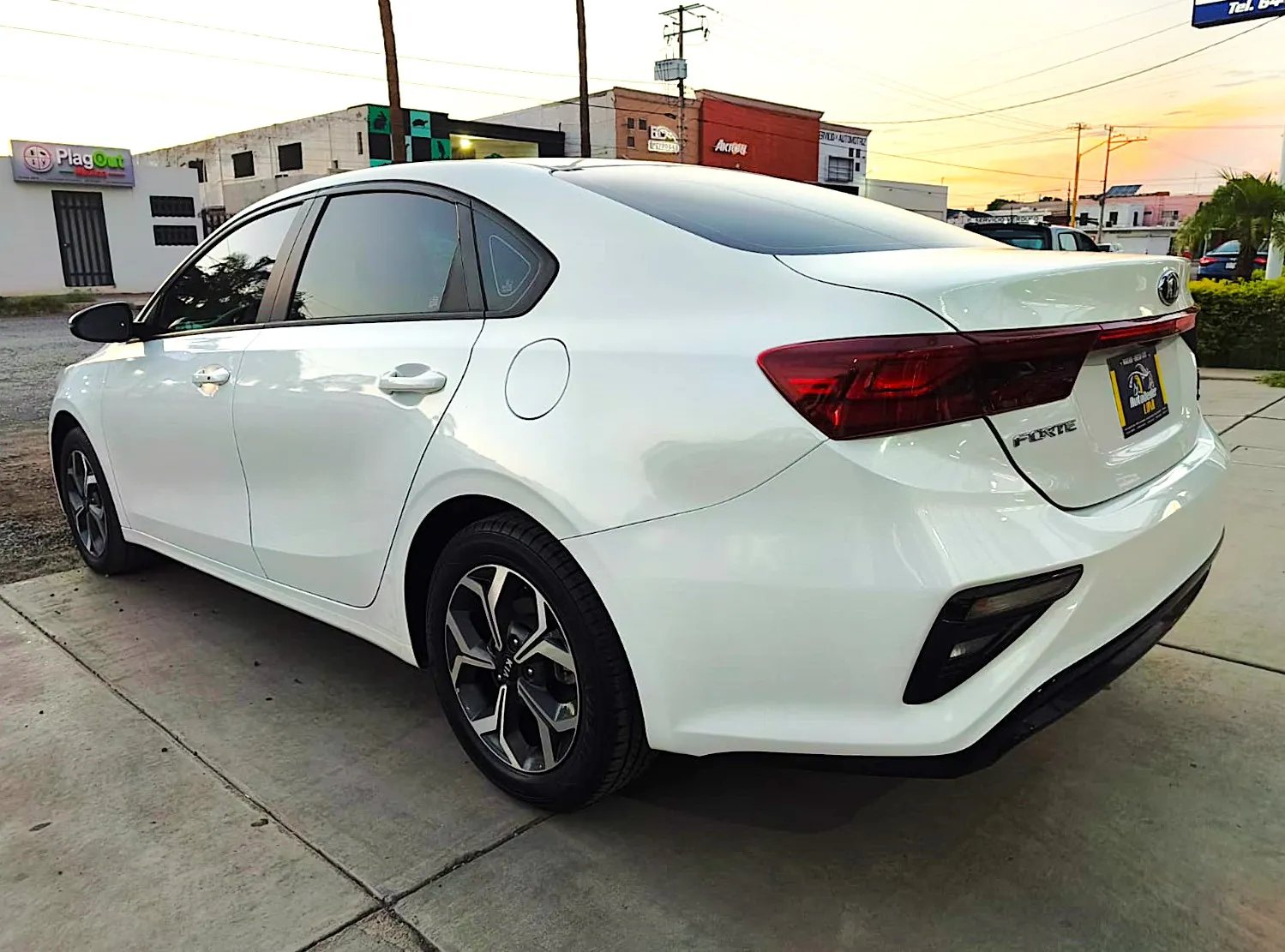 
 Kia Forte LX 2021 full									